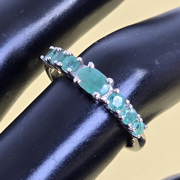 Natural Emerald 925 Sterling Silver Band Sz 7.75 - Picture 2 of 11